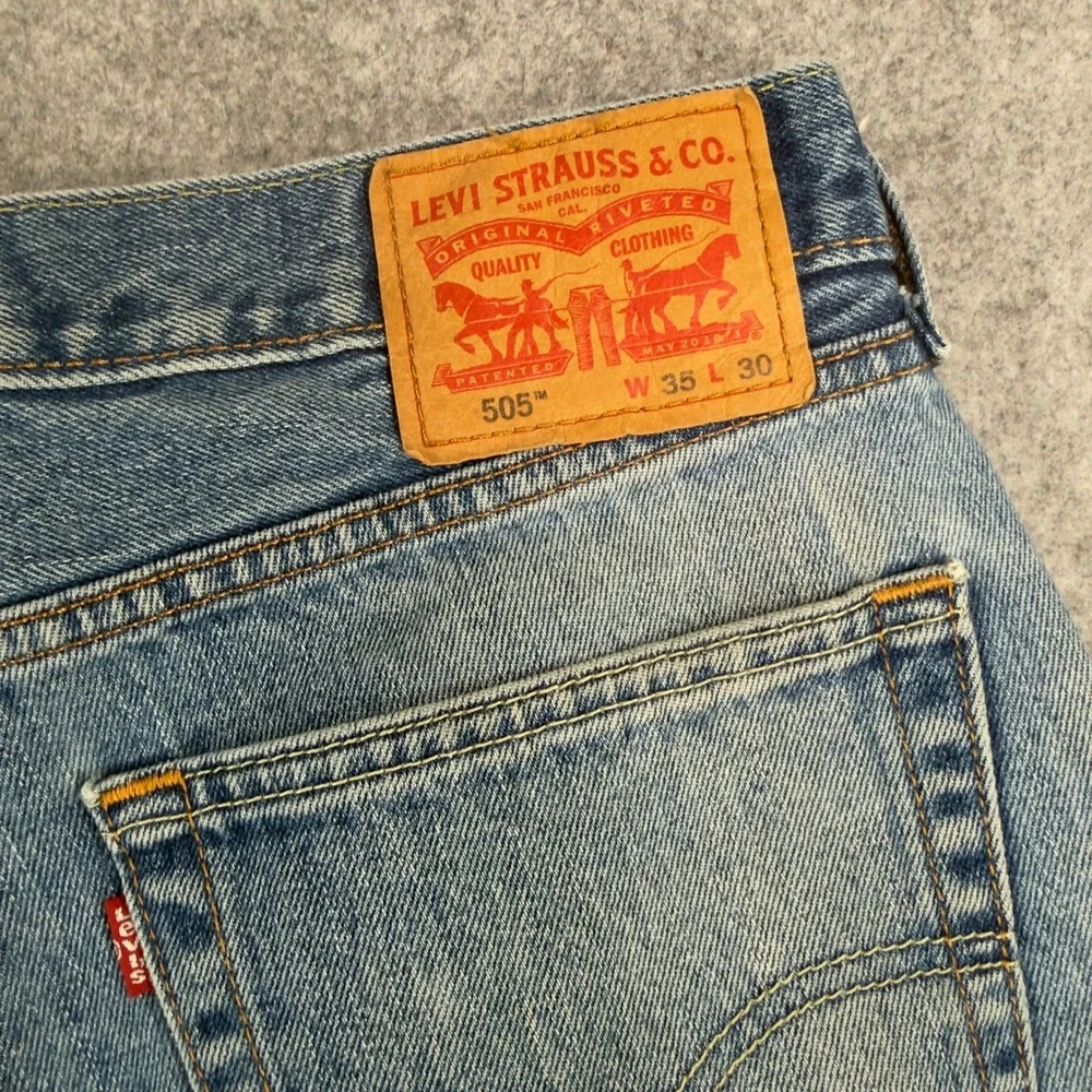 Levis 505 Regular Fit Straight Leg Jeans Mens 35x30 Medium Wash Blue